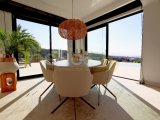 Esentepe - Girne, Eşsiz Deniz ve Dağ Manzaralı Özel Tasarım Lüks 4+1 Satılık Villa