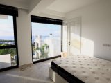 Esentepe - Girne, Eşsiz Deniz ve Dağ Manzaralı Özel Tasarım Lüks 4+1 Satılık Villa