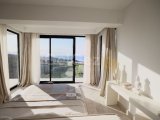 Esentepe - Girne, Eşsiz Deniz ve Dağ Manzaralı Özel Tasarım Lüks 4+1 Satılık Villa