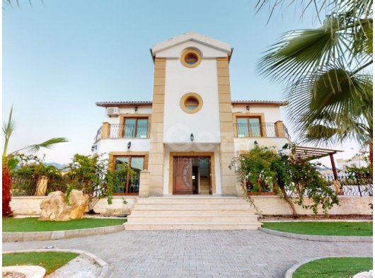 Girne, Esentepe Bölgesinde, Golf Residence'a 5 Dakika Mesafede, Engelsiz Deniz Manzaralı Satılık 3+1 Villa