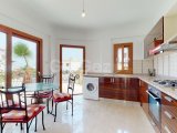 Girne, Esentepe Bölgesinde, Golf Residence'a 5 Dakika Mesafede, Engelsiz Deniz Manzaralı Satılık 3+1 Villa