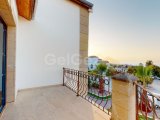 Girne, Esentepe Bölgesinde, Golf Residence'a 5 Dakika Mesafede, Engelsiz Deniz Manzaralı Satılık 3+1 Villa