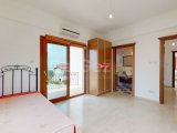 Girne, Esentepe Bölgesinde, Golf Residence'a 5 Dakika Mesafede, Engelsiz Deniz Manzaralı Satılık 3+1 Villa