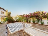 Girne, Esentepe Bölgesinde, Golf Residence'a 5 Dakika Mesafede, Engelsiz Deniz Manzaralı Satılık 3+1 Villa