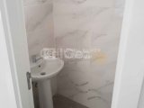 Kuzey Kıbrıs Girne'nin merkezindeki ana cadde üzerinde kiralık dükkan