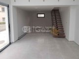 Kuzey Kıbrıs Girne'nin merkezindeki ana cadde üzerinde kiralık dükkan