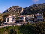 Kıbrıs Girne Ilgaz da Ful Deniz Manzaralı Çok Özel Bir Sitede Satılık Bahçe Katı