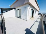 Tek Yetkili Kıbrıs Girne Merkez de Sıfır Deniz Manzaralı Penthouse Fırsat Geniş Daire