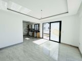 Tek Yetkili Kıbrıs Girne Merkez de Sıfır Deniz Manzaralı Penthouse Fırsat Geniş Daire