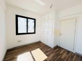 Tek Yetkili Kıbrıs Girne Merkez de Sıfır Deniz Manzaralı Penthouse Fırsat Geniş Daire
