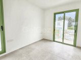 Girne Lapta'da Sahil Sitesi, Muhteşem Deniz Manzaralı, Beyaz Eşyalı 2+1 Daire Kiralık