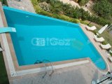 Girne Lapta Bölgesinde Kiralık Özel Havuzlu Lüks Tasarımlı 4+1 Villa