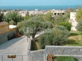 Girne Lapta Bölgesinde Kiralık Özel Havuzlu Lüks Tasarımlı 4+1 Villa