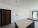 Kıbrıs Girne Alsancak ta Havuzlu Sitede Satılık Geniş 2+1 Bahçe Kat Daire
