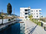 Kıbrıs Girne Alsancak ta Havuzlu Sitede Satılık Geniş 2+1 Bahçe Kat Daire