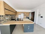 Kıbrıs Girne Alsancak ta Havuzlu Sitede Satılık Geniş 2+1 Bahçe Kat Daire