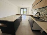 Kıbrıs Girne Alsancak ta Havuzlu Sitede Satılık Geniş 2+1 Bahçe Kat Daire