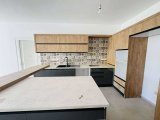Kıbrıs Girne Alsancak ta Havuzlu Sitede Satılık Geniş 2+1 Bahçe Kat Daire