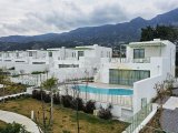 Özel Listeleme! Girne, Lapta'da Bir Sitede Satılık Denize Sıfır 2+1 Daire - Muhteşem Deniz Manzaralı, Tam Donanımlı