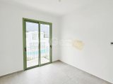 Özel Listeleme! Girne, Lapta'da Bir Sitede Satılık Denize Sıfır 2+1 Daire - Muhteşem Deniz Manzaralı, Tam Donanımlı