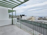 Özel Listeleme! Girne, Lapta'da Bir Sitede Satılık Denize Sıfır 2+1 Daire - Muhteşem Deniz Manzaralı, Tam Donanımlı