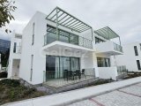 Özel Listeleme! Girne, Lapta'da Bir Sitede Satılık Denize Sıfır 2+1 Daire - Muhteşem Deniz Manzaralı, Tam Donanımlı