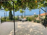 Girne Ozanköy'de Türk Malı, Kesilmez Manzaralı,1 Buçuk Dönüm İçinde, Satılık Restaurant