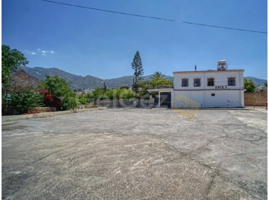 Girne Ozanköy'de Türk Malı, Kesilmez Manzaralı,1 Buçuk Dönüm İçinde, Satılık Restaurant