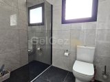 Girne, Sadrazamköy'de 950 m² arsa üzerinde, kumsallara yürüme mesafesinde, kesintisiz deniz manzaralı satılık 3+1 villa