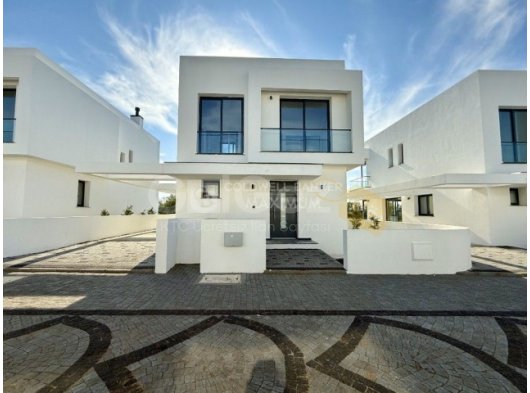 Lefkoşa Gönyeli Bölgesinde Türk Koçanlı Modern Tasarım 3+1 Satılık Villa