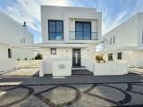 Lefkoşa Gönyeli Bölgesinde Türk Koçanlı Modern Tasarım 3+1 Satılık Villa