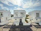 Lefkoşa Gönyeli Bölgesinde Türk Koçanlı Modern Tasarım 3+1 Satılık Villa