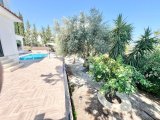 KKTC Girne Ozanköy'de Satılık Türk Malı Süper Lüx 4+1 Villa