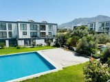 Kıbrıs Girne Alsancak ta Havuzlu Site de Caddeye Yakın 1+1 Loft Daire