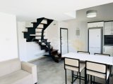 Kıbrıs Girne Alsancak ta Havuzlu Site de Caddeye Yakın 1+1 Loft Daire