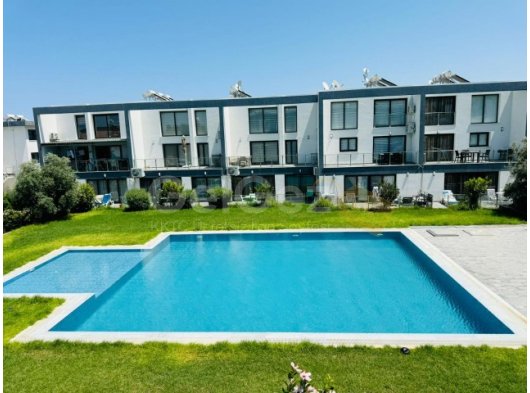 Kıbrıs Girne Alsancak ta Havuzlu Site de Caddeye Yakın 1+1 Loft Daire