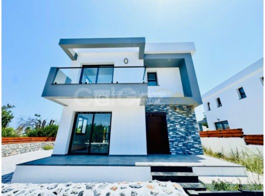 Kıbrıs Girne Alsancak Bölgesinde Satılık 3+1 Müstakil Villa