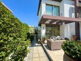 Tek Yetkili KKTC Girne Yeşiltepe nin Bitiminde Özel Dekorasyonlu Fırsat 4+1 Satılık Villa
