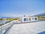 Girne Bellapais'de TÜRK MALI,5+2, Özel Yüzme Havuzlu, Triplex Satılık Villa