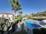 Girne Bellapaiste Eşsiz Manzaralı Satılık 3+1 Havuzlu Villa