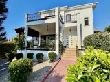 Girne Bellapaiste Eşsiz Manzaralı Satılık 3+1 Havuzlu Villa