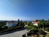 Girne Bellapaiste Eşsiz Manzaralı Satılık 3+1 Havuzlu Villa