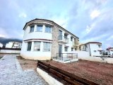Girne Çatalköy'de Satılık Yarı Müstakil Ev