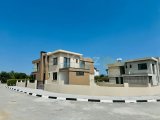 Kıbrıs Girne Çatalköy Bölgesinde Satılık 4+1 Havuzlu Villa