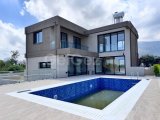 Kıbrıs Girne Çatalköy Bölgesinde Satılık 4+1 Havuzlu Villa