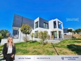 Tek Yetkili Kıbrıs Girne Çatalköy de Özel Dekore Edilmiş Satılık 3+1 Lüks Çok Özel Villa