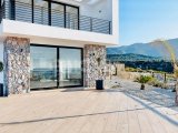 Kıbrıs Girne Esentepe De Denize Sıfır Full Deniz Manzaralı Muhteşem 3+1 Villalar