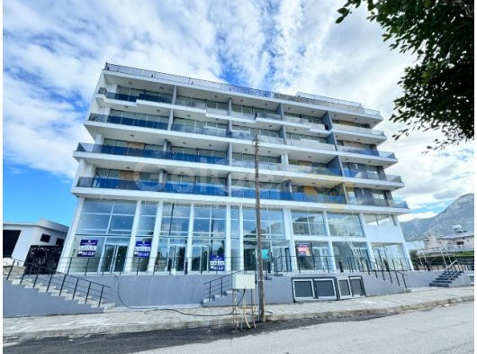 Kıbrıs Girne Merkez Karakum Bölgesinde Kiralık Sendeli 100 M2 Dükkan