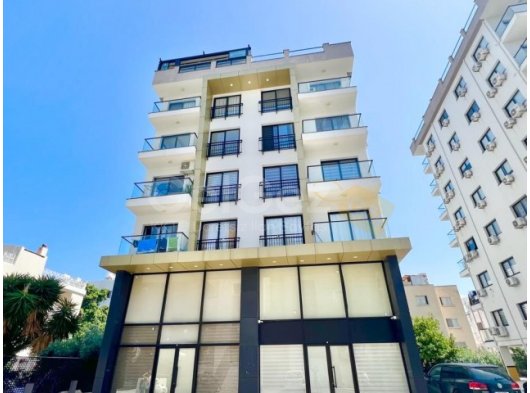 Girne Merkezde Eşsiz. Deniz Manzaralı Satılık 2+1 Daire