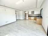 Girne Merkezde Eşsiz. Deniz Manzaralı Satılık 2+1 Daire